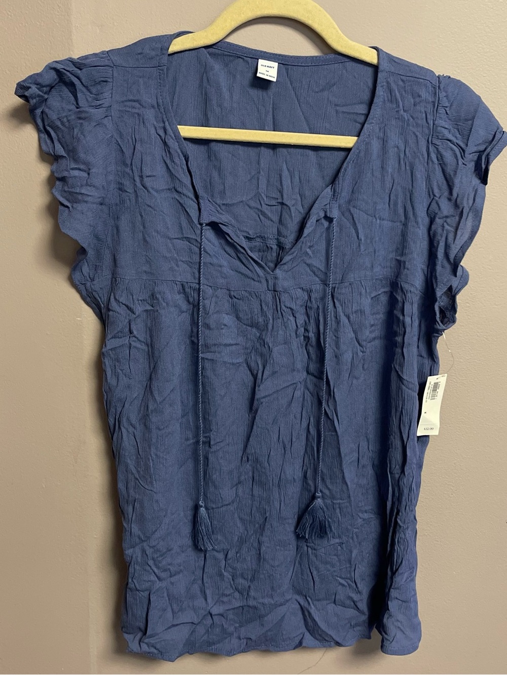 Old Navy Blue Tassel V-Neck Short Sleeve Shirt. Size M